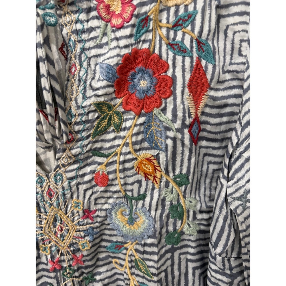Johnny Was Workshop Grey Geometric Floral Embroidered Tassel Peasant Blouse M - Picture 4 of 10